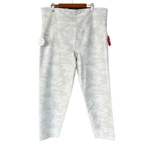 Spanx booty boost 7/8 printed white camo leggings 2X new